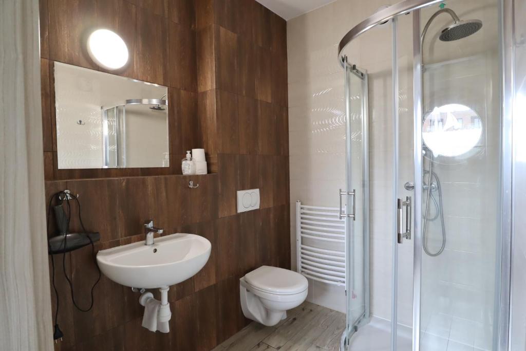 Pokój czteroosobowy 3